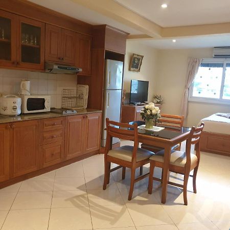 Chaiyapoon Inn Pattaya Luaran gambar