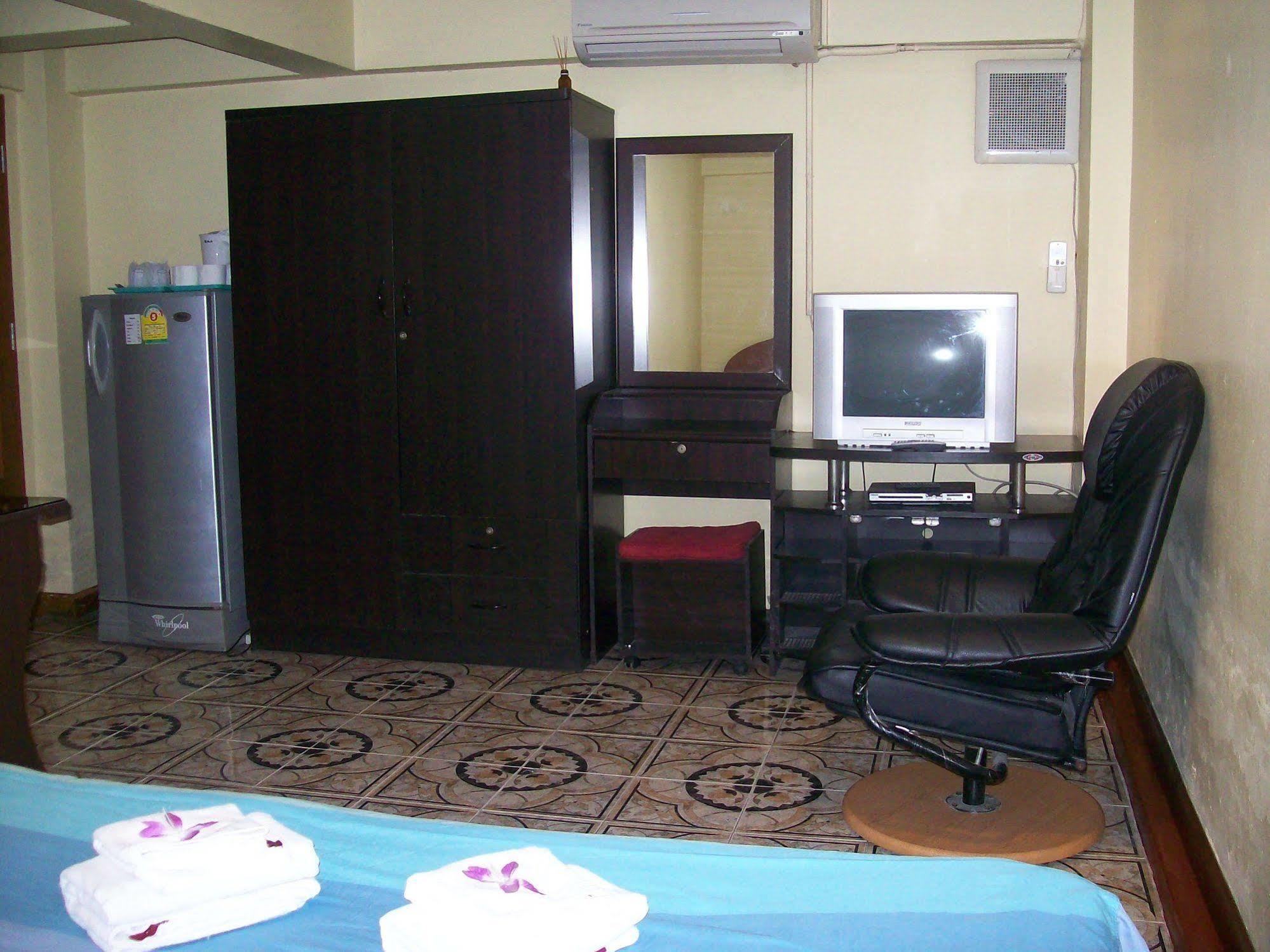 Chaiyapoon Inn Pattaya Luaran gambar