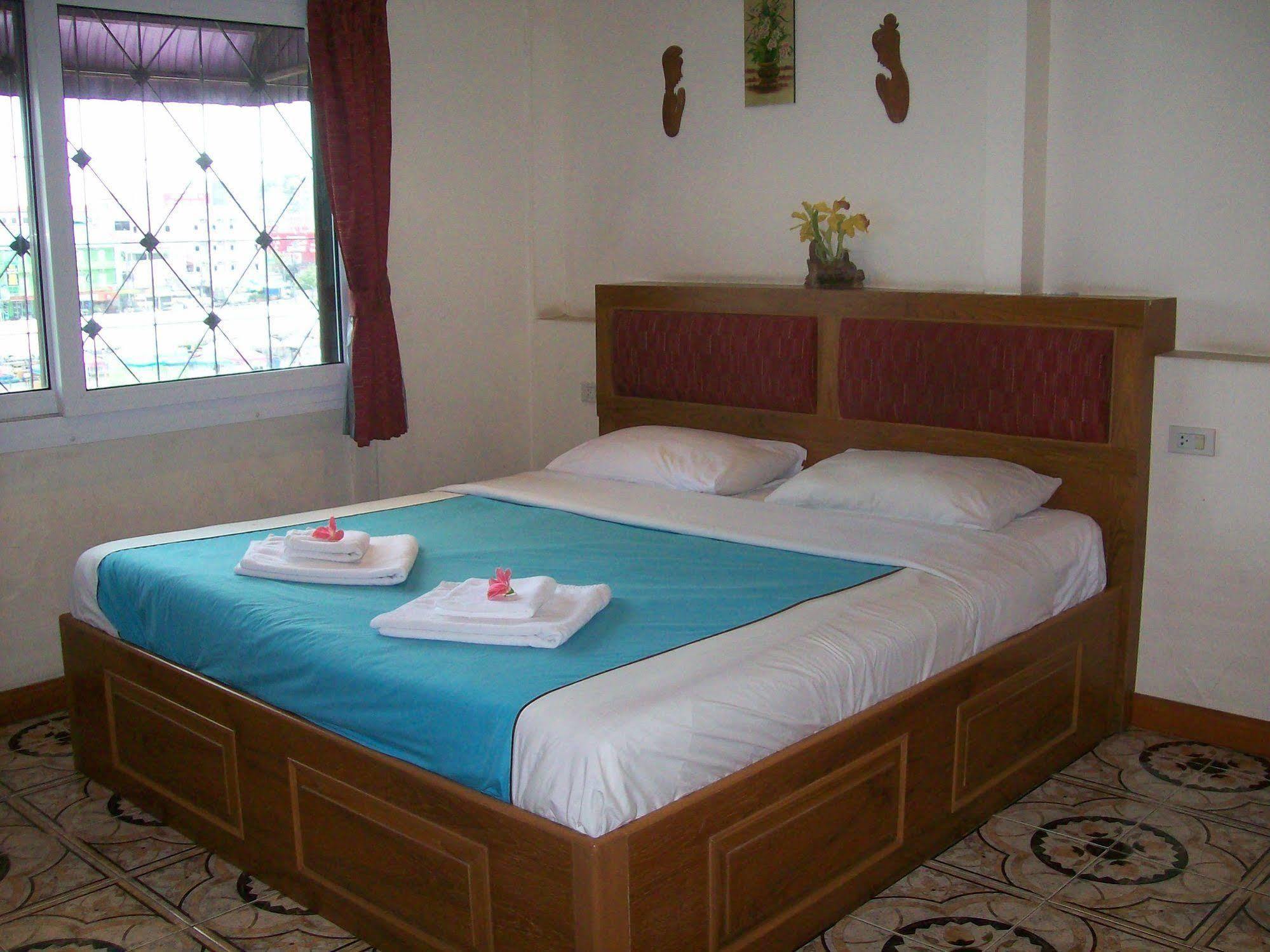 Chaiyapoon Inn Pattaya Luaran gambar