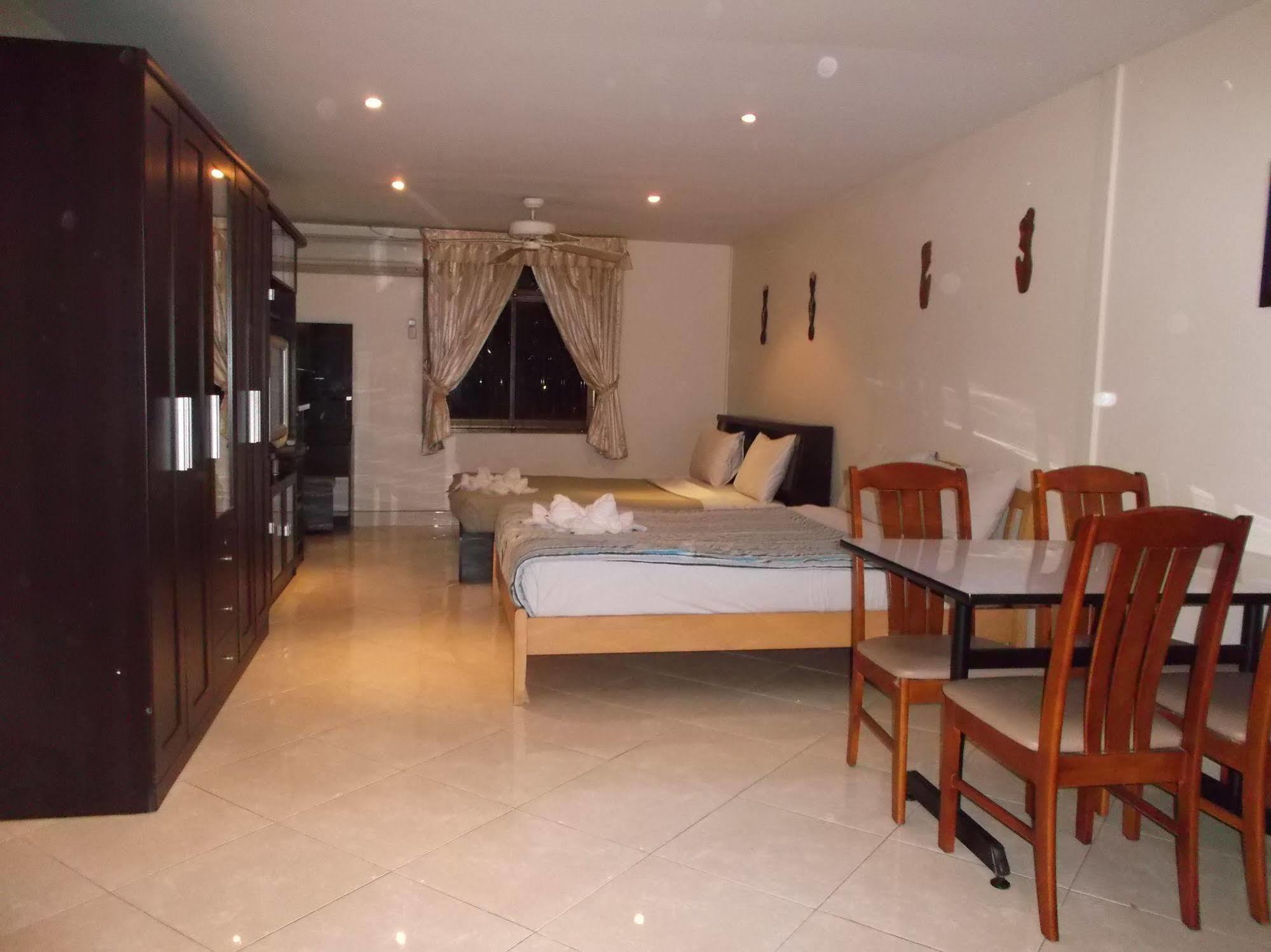 Chaiyapoon Inn Pattaya Luaran gambar