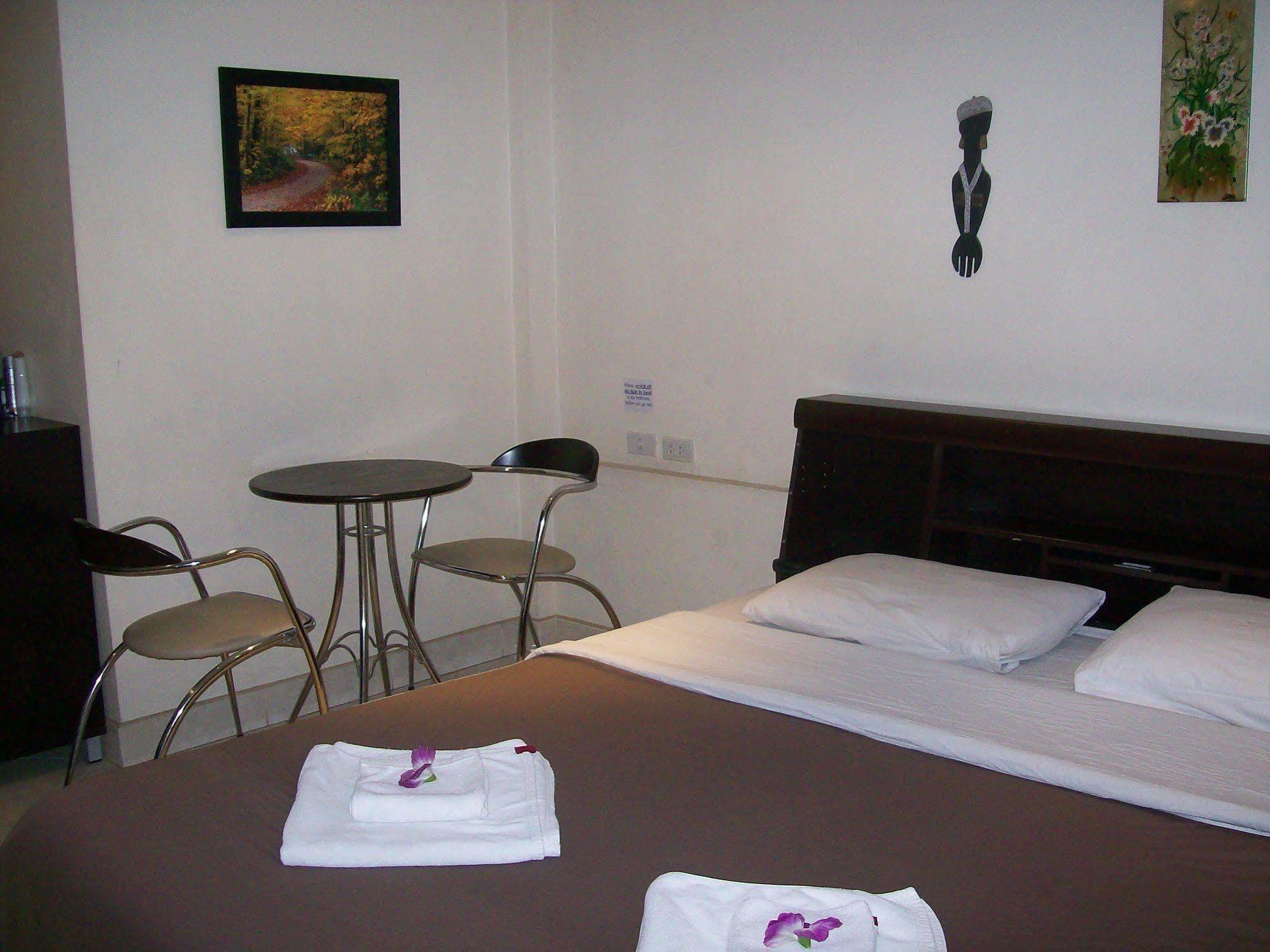 Chaiyapoon Inn Pattaya Luaran gambar