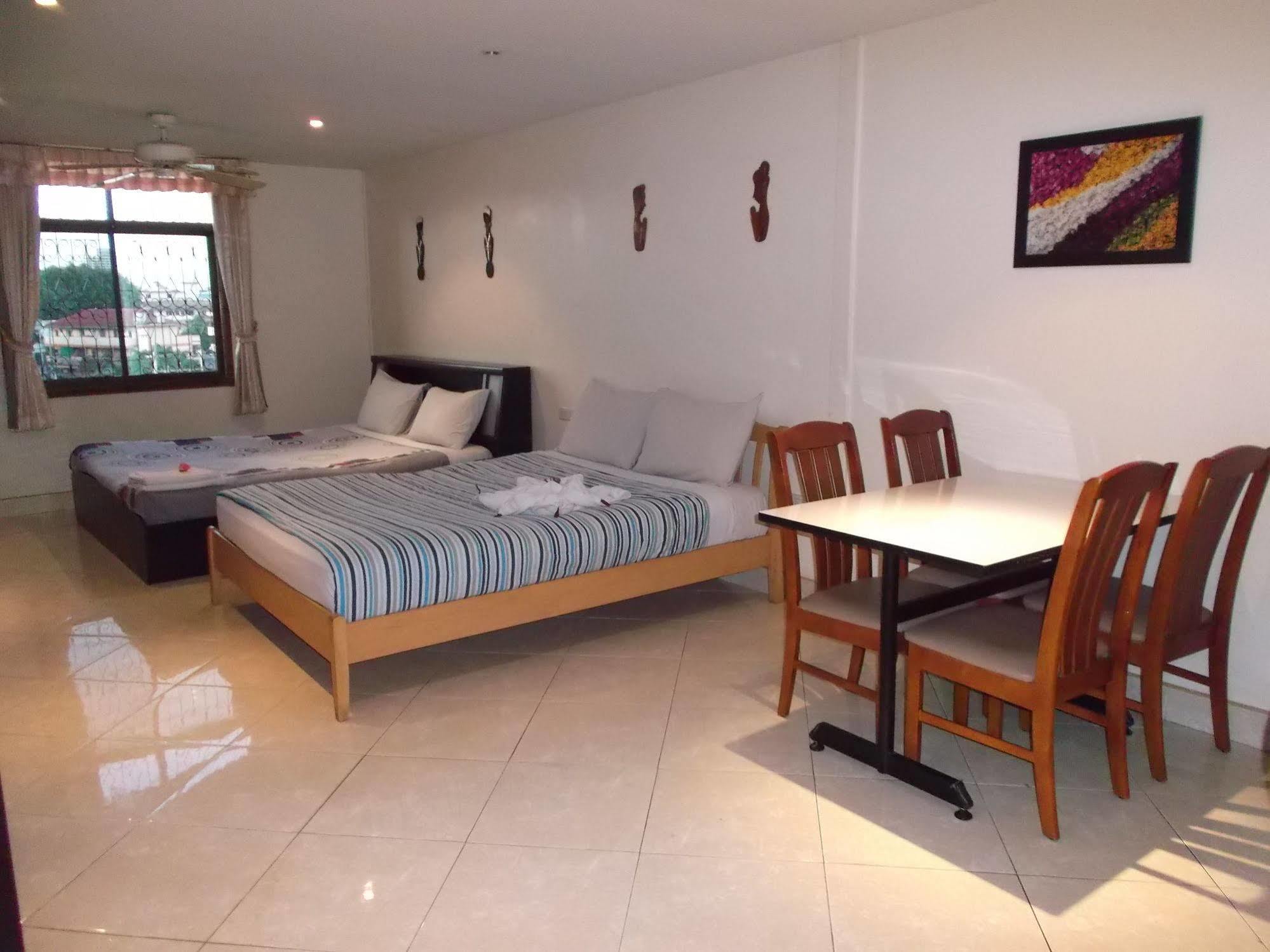 Chaiyapoon Inn Pattaya Luaran gambar