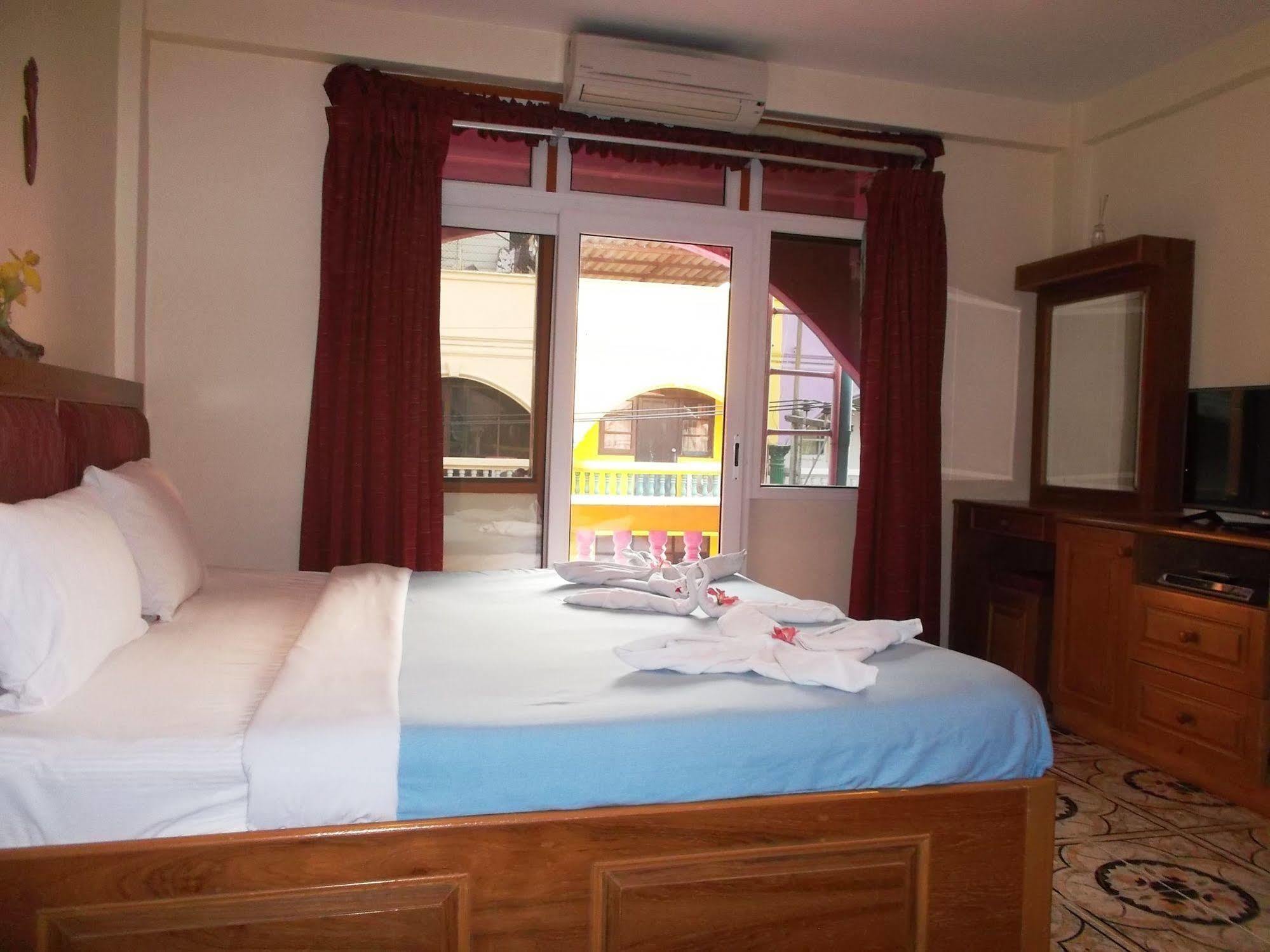 Chaiyapoon Inn Pattaya Luaran gambar